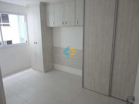 Apartamento à venda com 2 quartos, 68m² - Foto 12