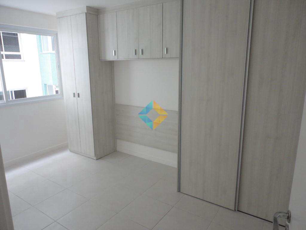 Apartamento à venda com 2 quartos, 68m² - Foto 7