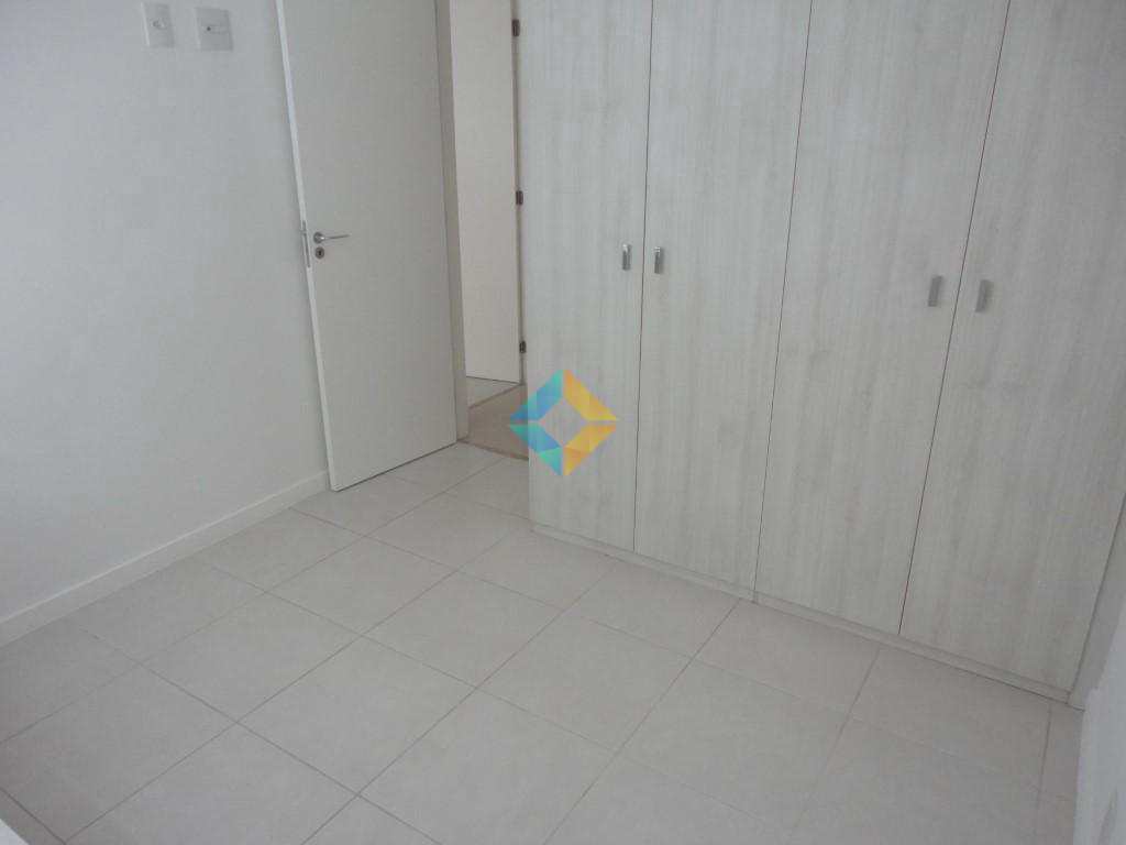 Apartamento à venda com 2 quartos, 68m² - Foto 6