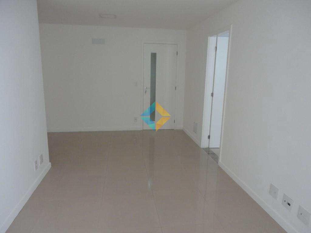 Apartamento à venda com 2 quartos, 68m² - Foto 3