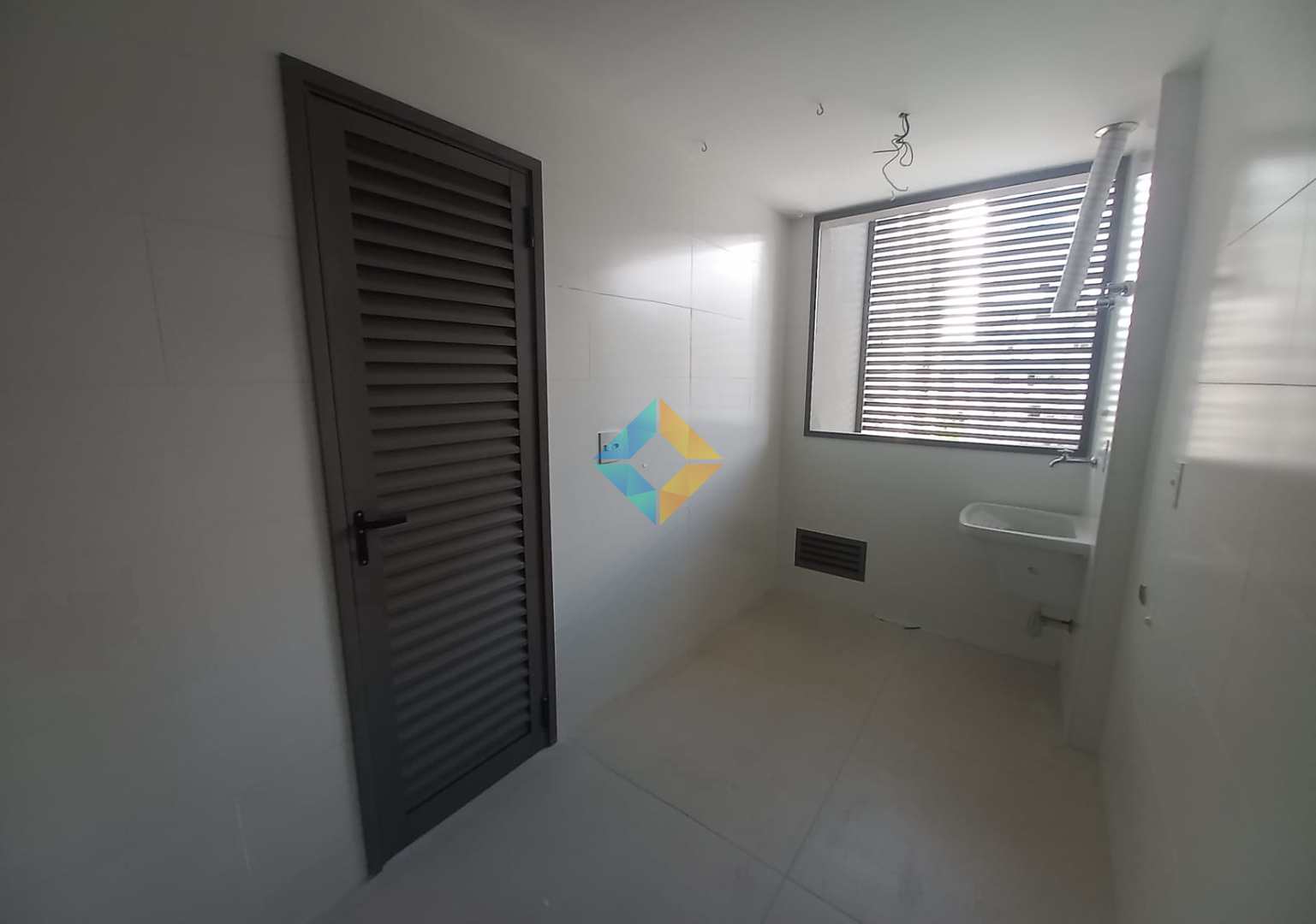 Apartamento à venda com 3 quartos, 107m² - Foto 7