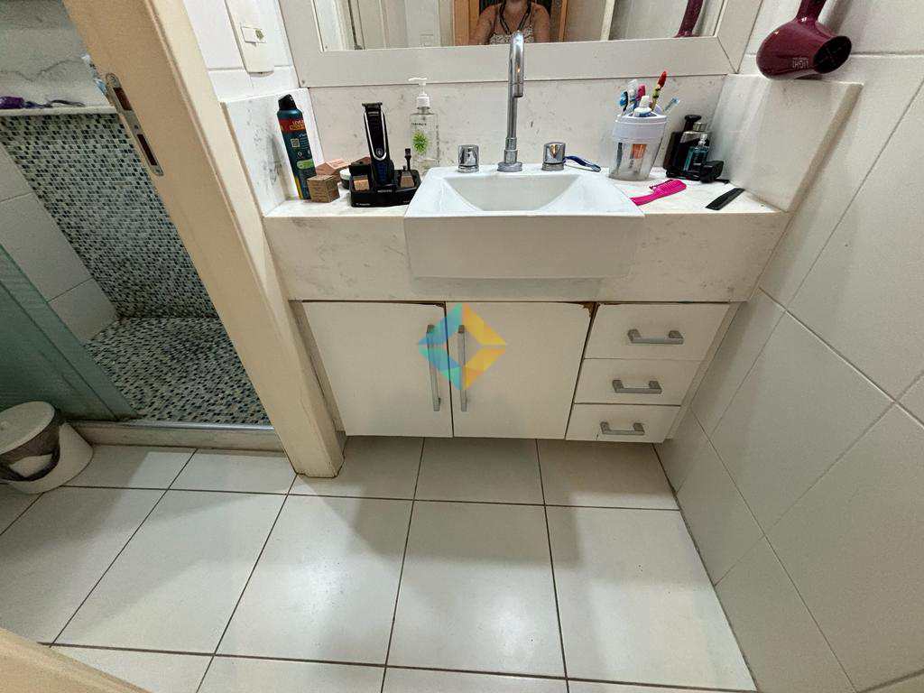 Apartamento à venda com 3 quartos, 188m² - Foto 12