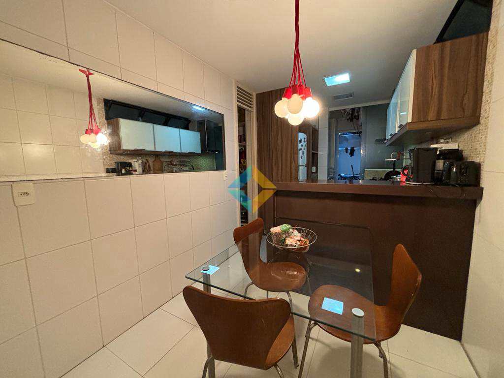 Apartamento à venda com 3 quartos, 188m² - Foto 13