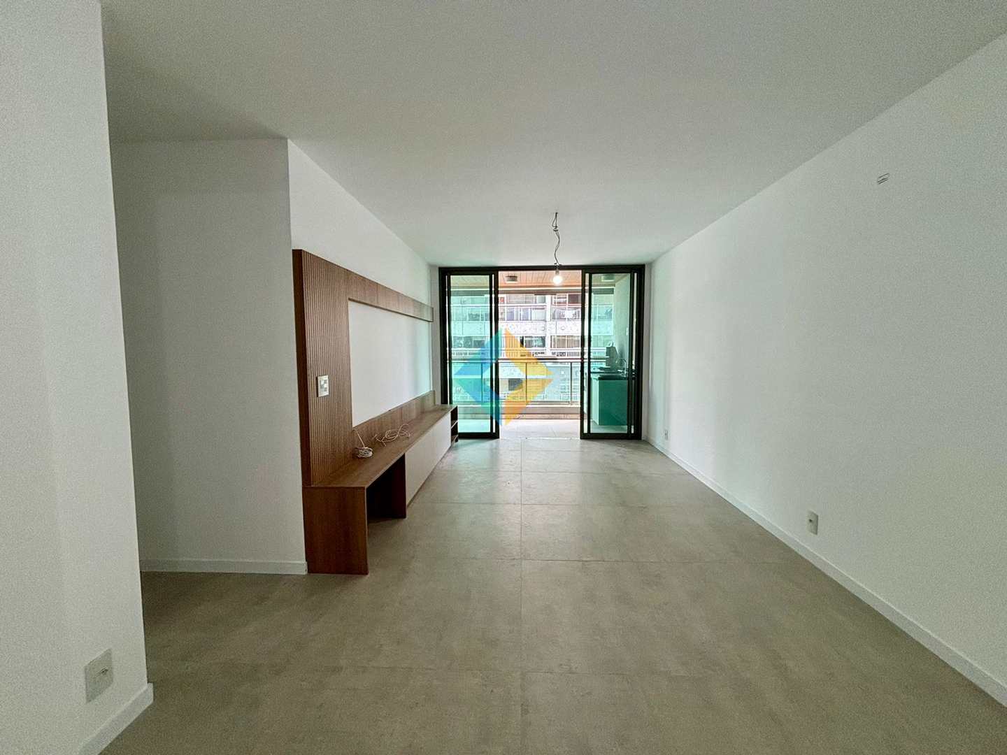 Apartamento à venda com 3 quartos, 93m² - Foto 4