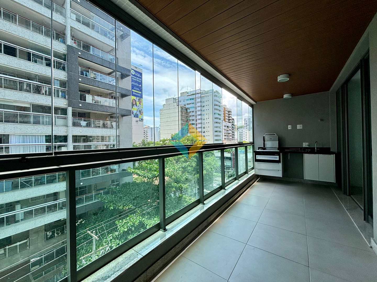 Apartamento à venda com 3 quartos, 93m² - Foto 1