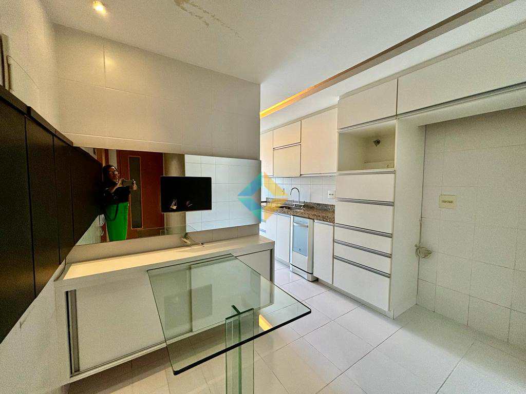 Apartamento à venda com 3 quartos, 130m² - Foto 23