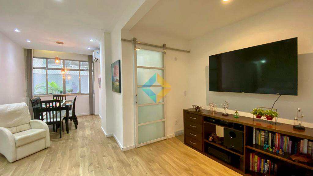 Apartamento à venda com 3 quartos, 135m² - Foto 2