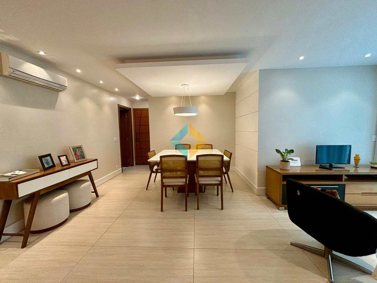 Apartamento à venda com 3 quartos, 120m² - Foto 1