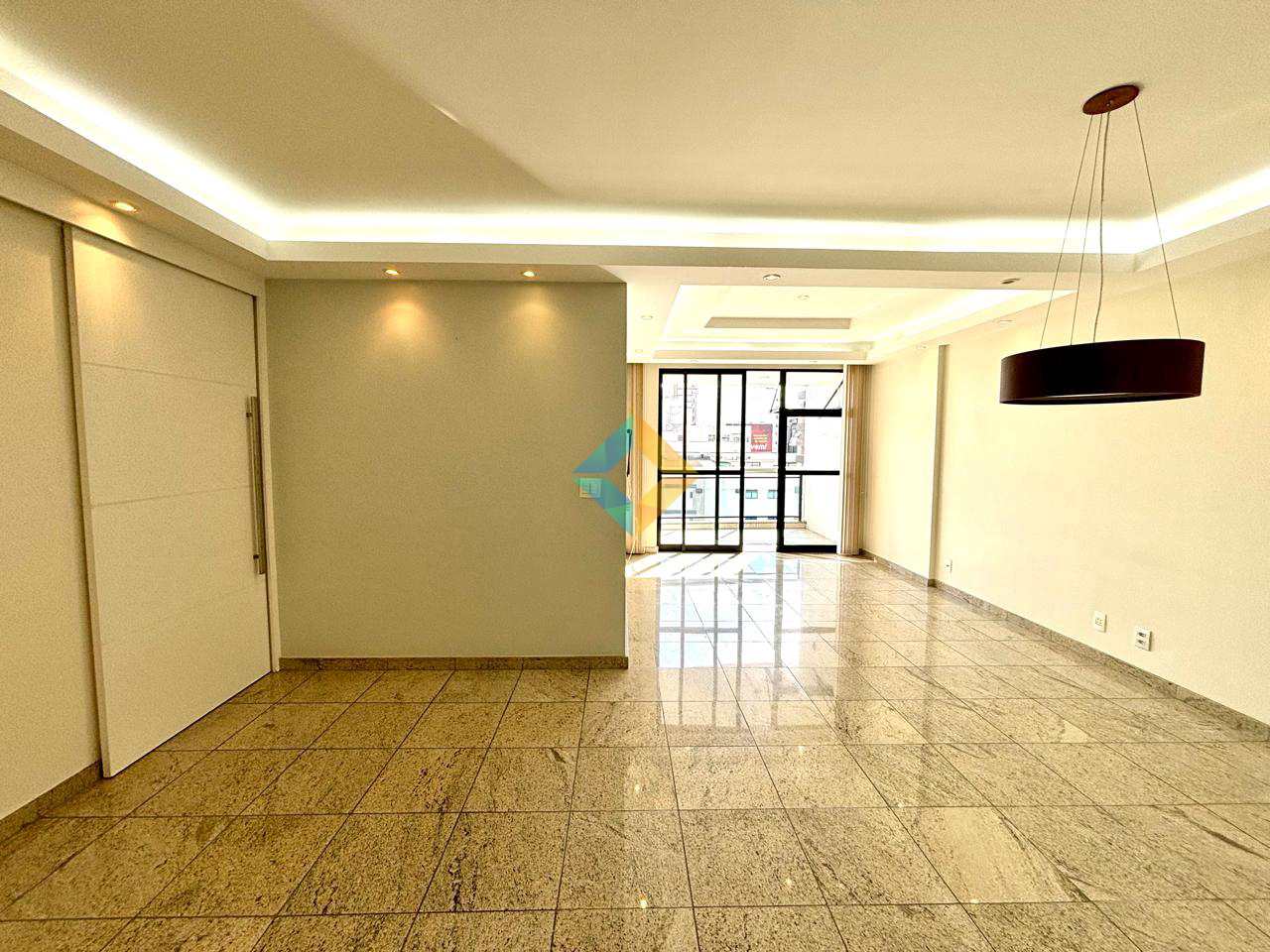 Apartamento à venda com 3 quartos, 106m² - Foto 4