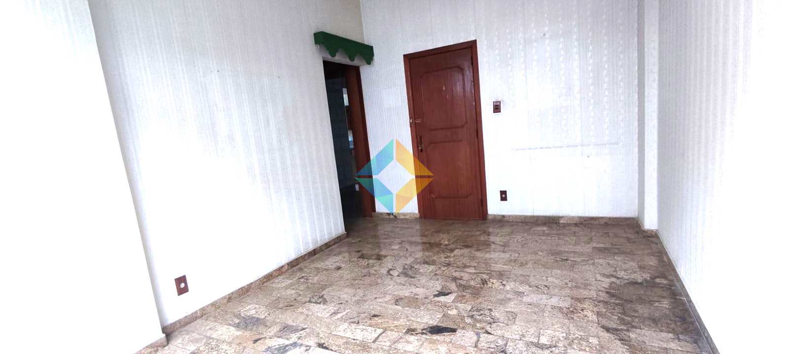 Apartamento à venda com 2 quartos, 70m² - Foto 1