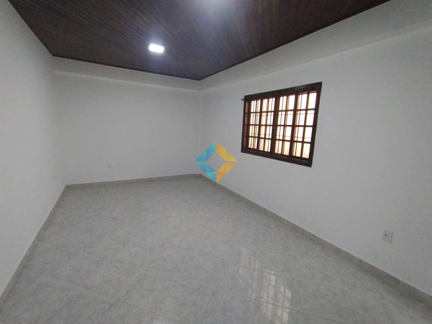 Casa para alugar com 3 quartos, 200m² - Foto 5