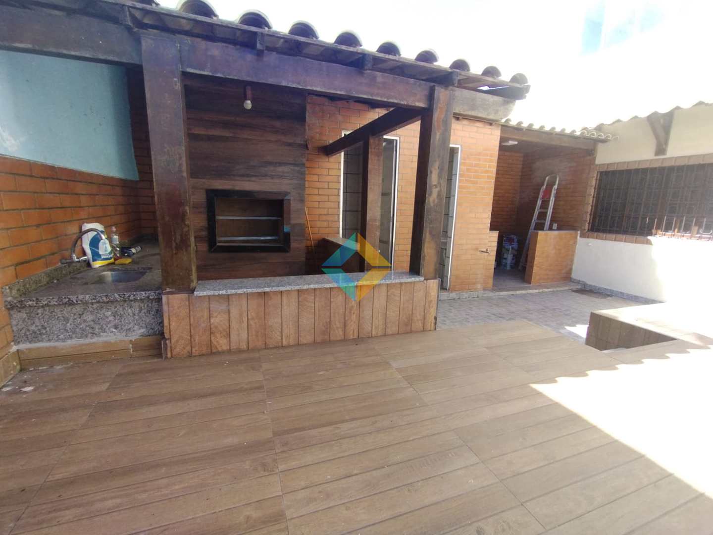 Casa para alugar com 3 quartos, 200m² - Foto 12