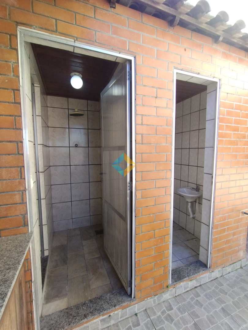 Casa para alugar com 3 quartos, 200m² - Foto 15