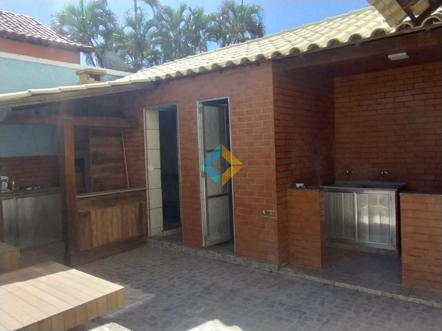 Casa para alugar com 3 quartos, 200m² - Foto 11