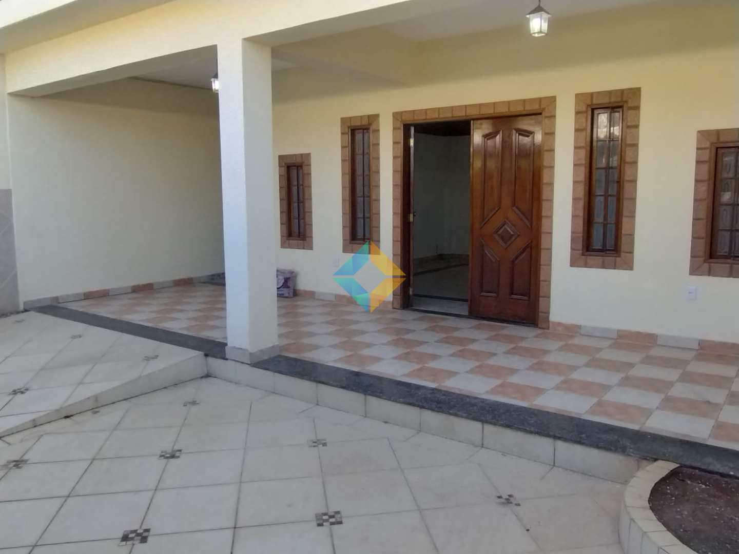 Casa para alugar com 3 quartos, 200m² - Foto 1