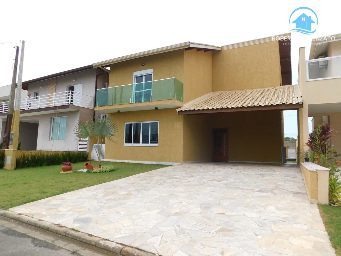 Casa à venda com 4 quartos, 200m² - Foto 2