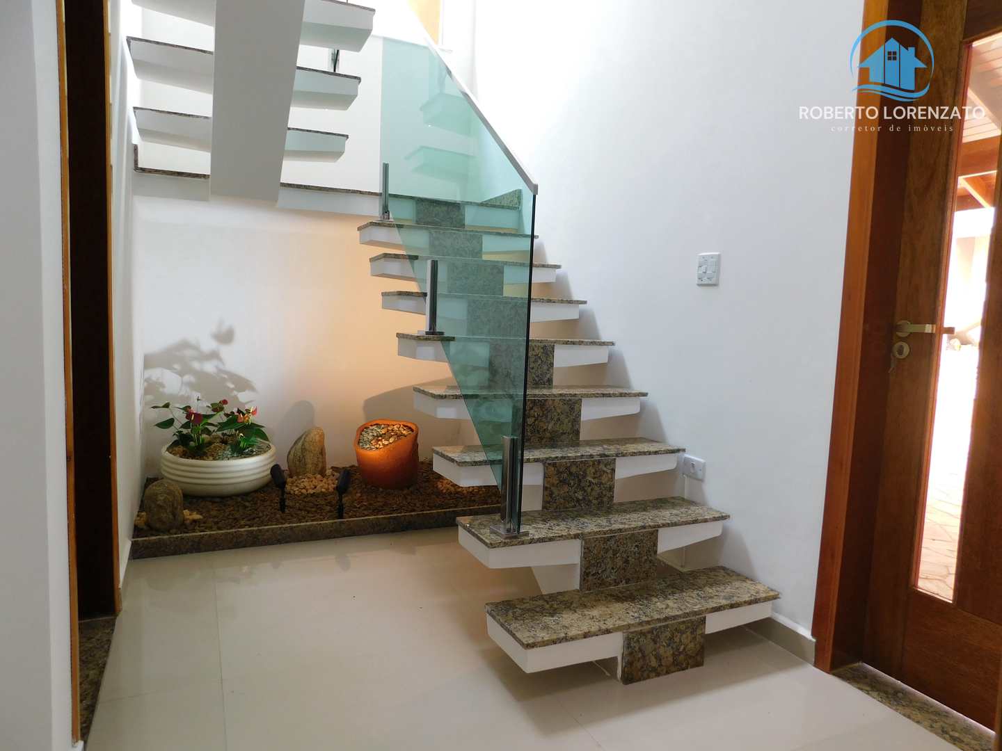 Casa à venda com 4 quartos, 200m² - Foto 14