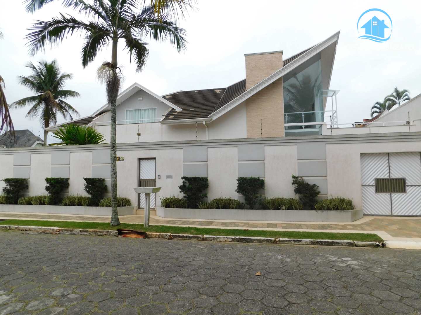 Casa à venda com 6 quartos, 520m² - Foto 2