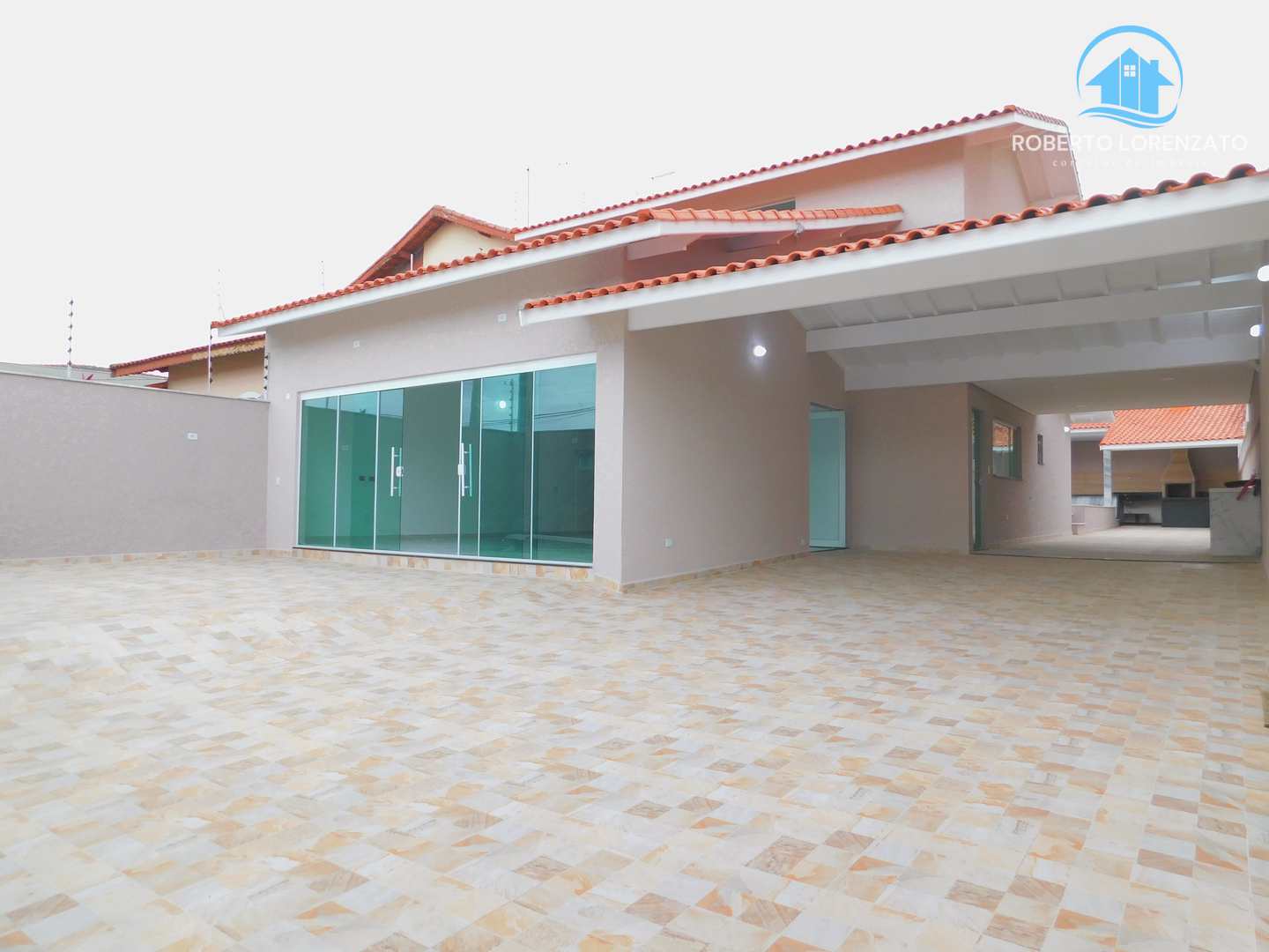 Casa à venda com 4 quartos, 231m² - Foto 2