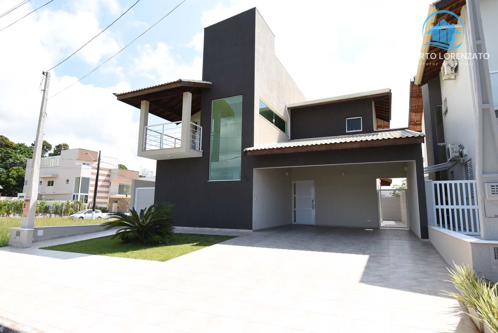 Casa à venda com 4 quartos, 225m² - Foto 2