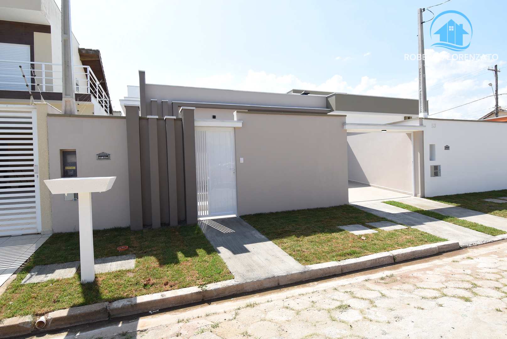 Casa à venda com 3 quartos, 141m² - Foto 2