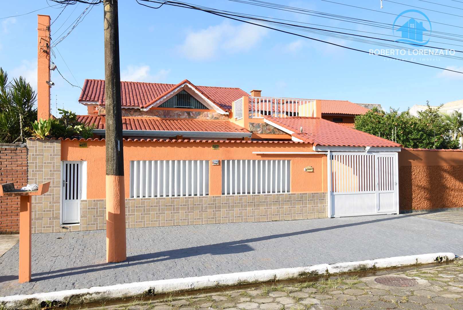 Casa à venda e aluguel com 6 quartos, 177m² - Foto 1