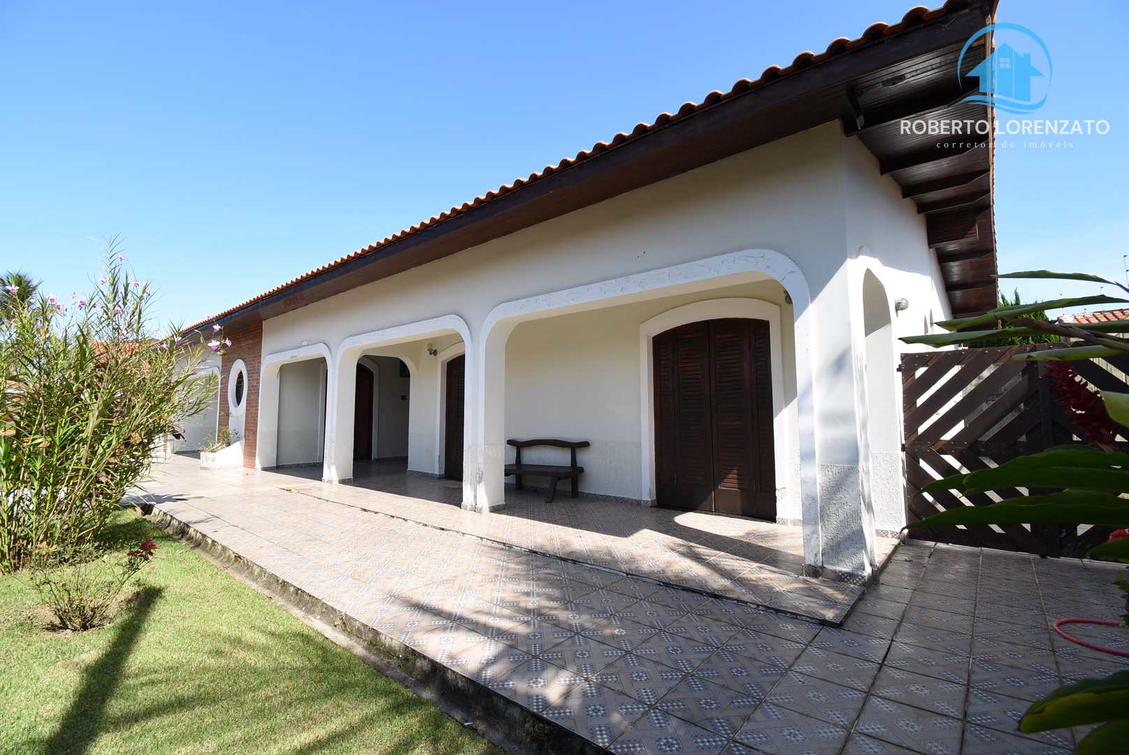 Casa à venda com 5 quartos, 209m² - Foto 4