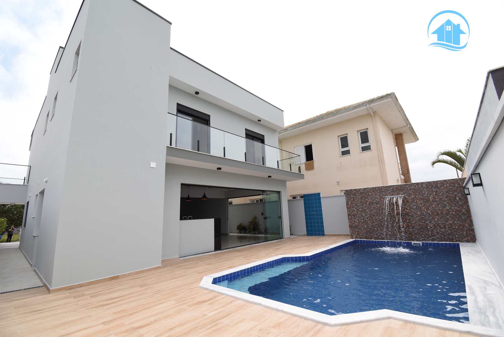 Casa à venda com 4 quartos, 215m² - Foto 3