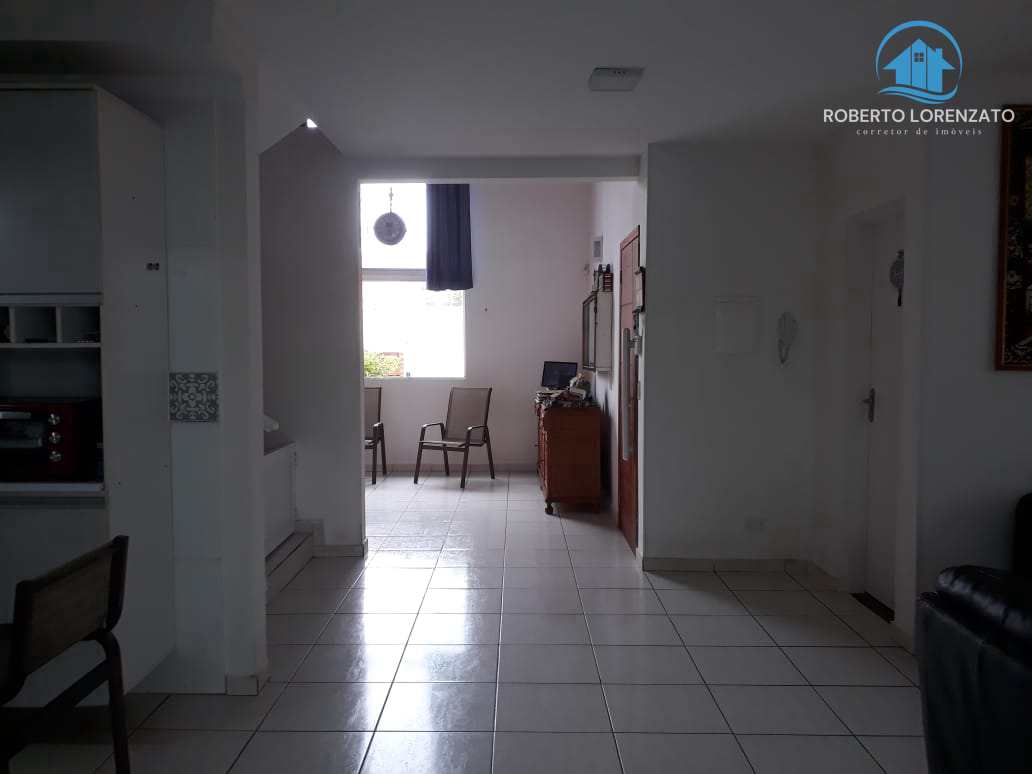 Casa à venda com 4 quartos, 180m² - Foto 2