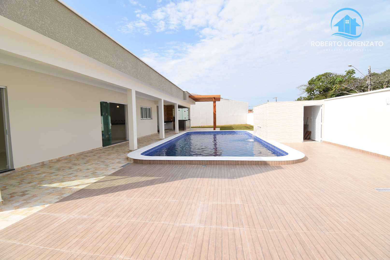 Casa à venda com 4 quartos, 195m² - Foto 4