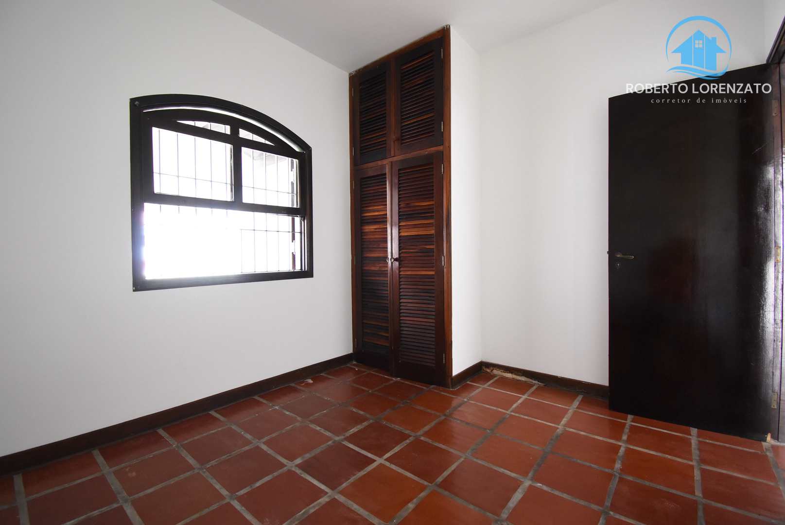 Casa à venda com 3 quartos, 270m² - Foto 10