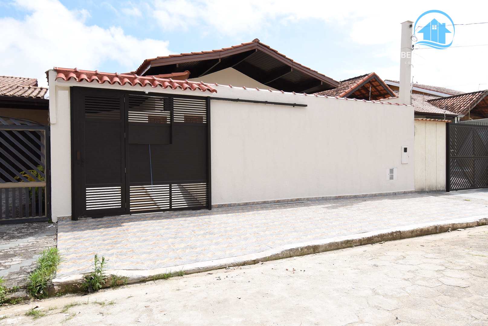 Casa à venda com 3 quartos, 143m² - Foto 2