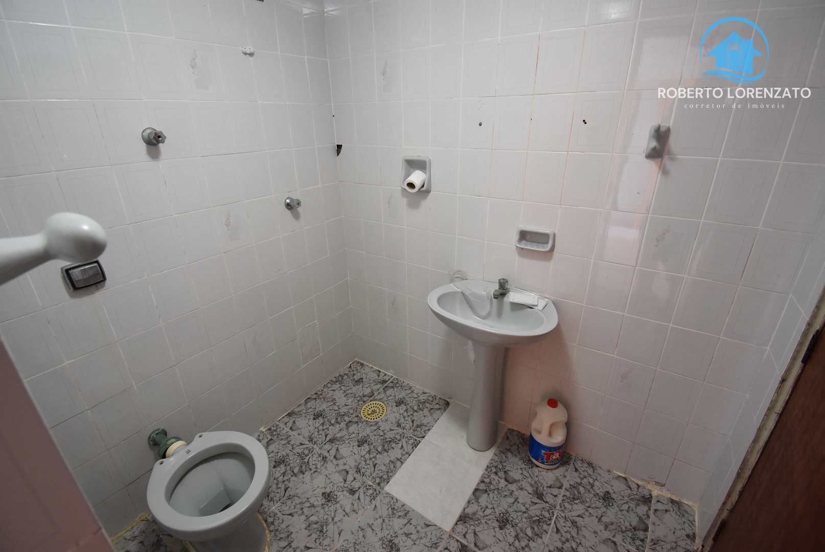 Casa à venda com 6 quartos, 200m² - Foto 13