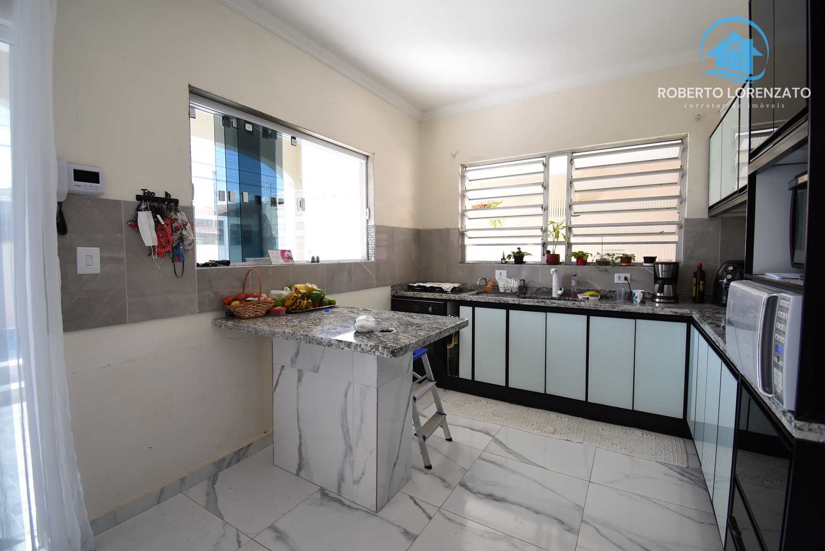 Casa à venda com 6 quartos, 200m² - Foto 18