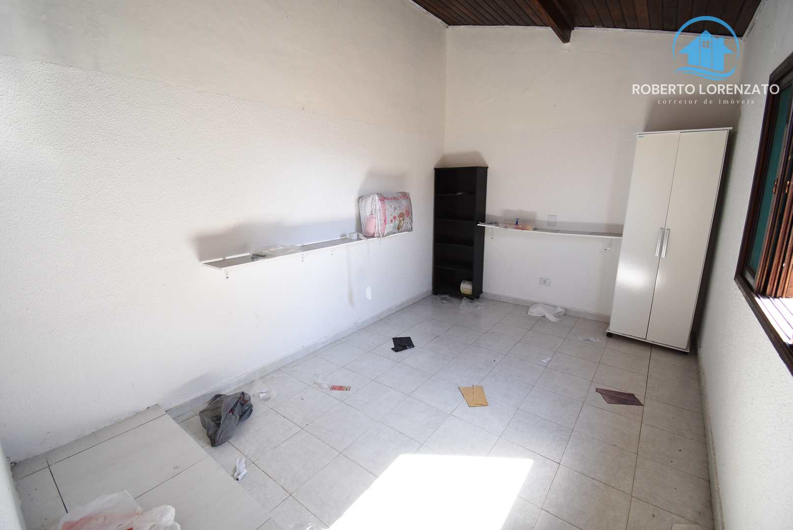 Casa à venda com 6 quartos, 200m² - Foto 14