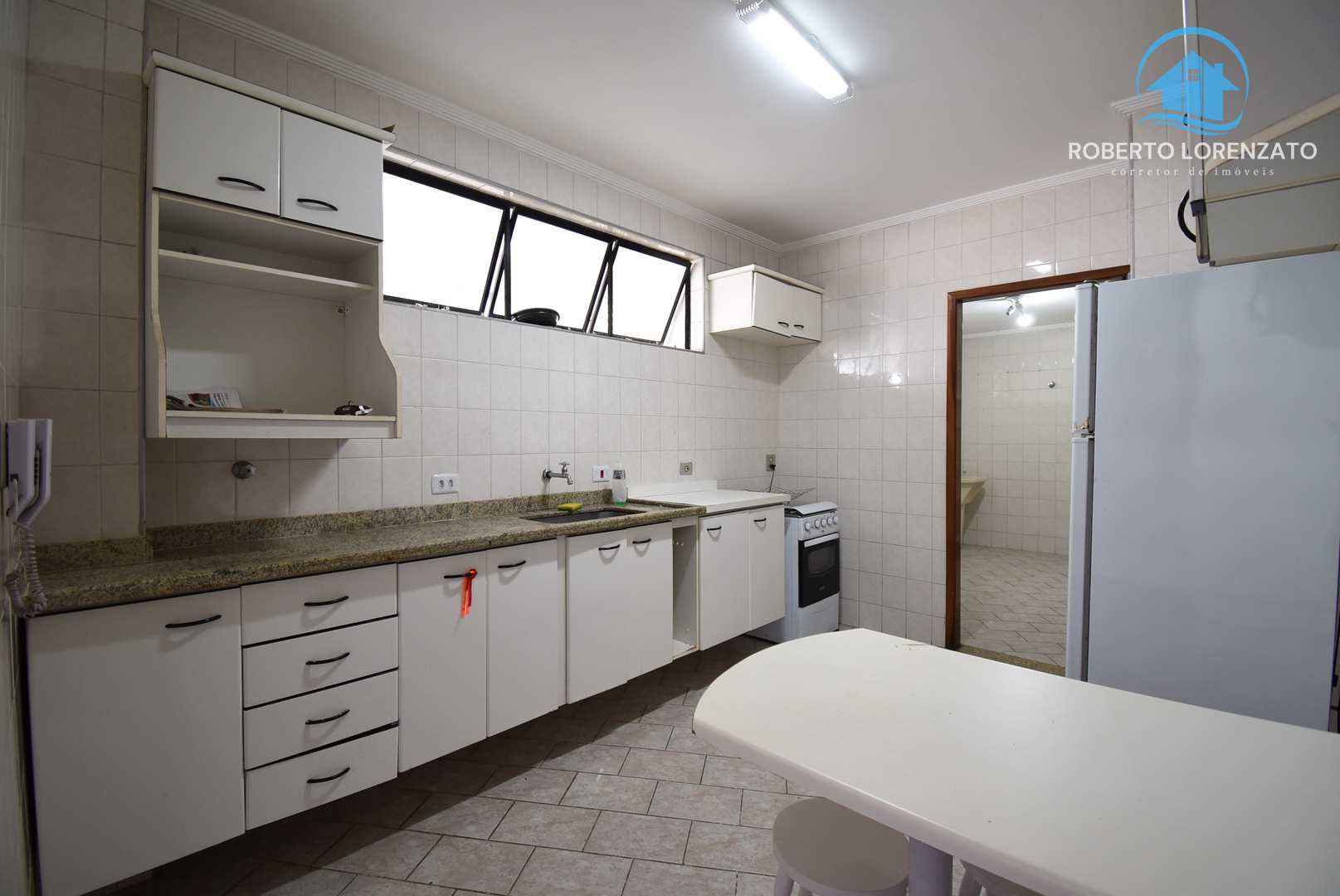 Apartamento para alugar com 2 quartos, 139m² - Foto 12