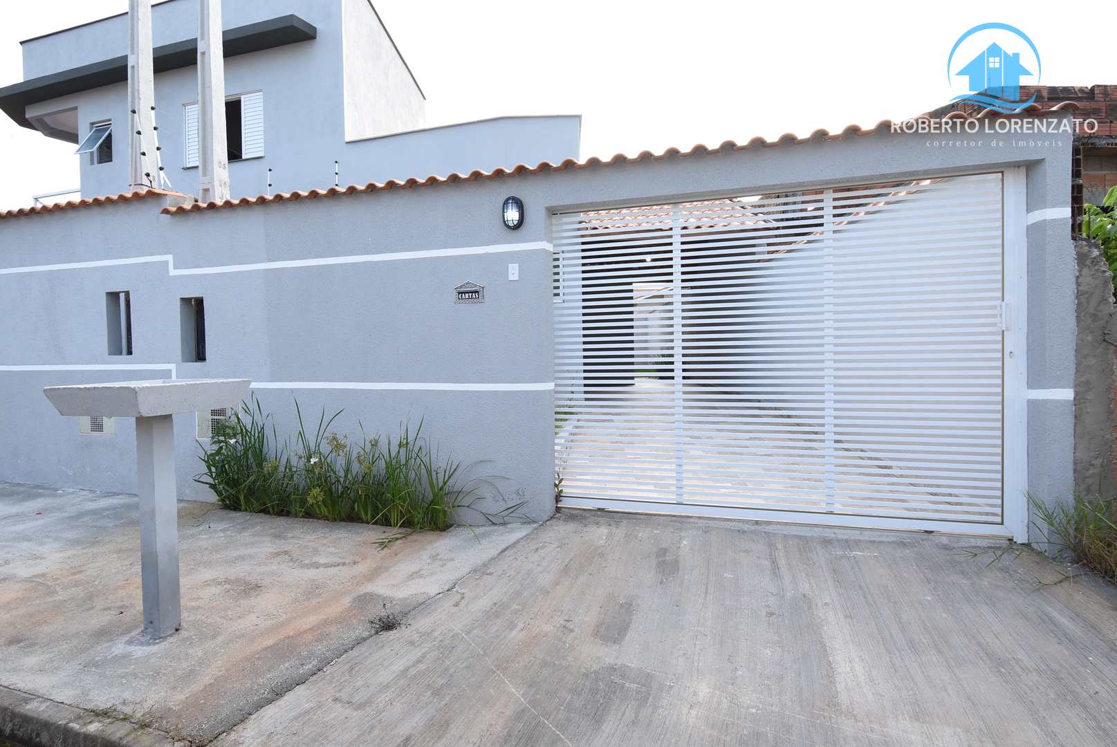 Casa à venda com 2 quartos, 69m² - Foto 1