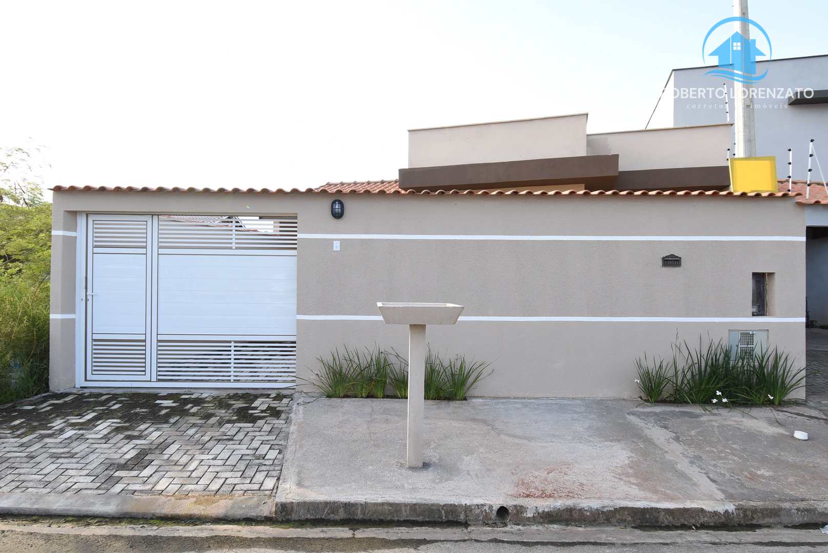 Casa à venda com 2 quartos, 71m² - Foto 1