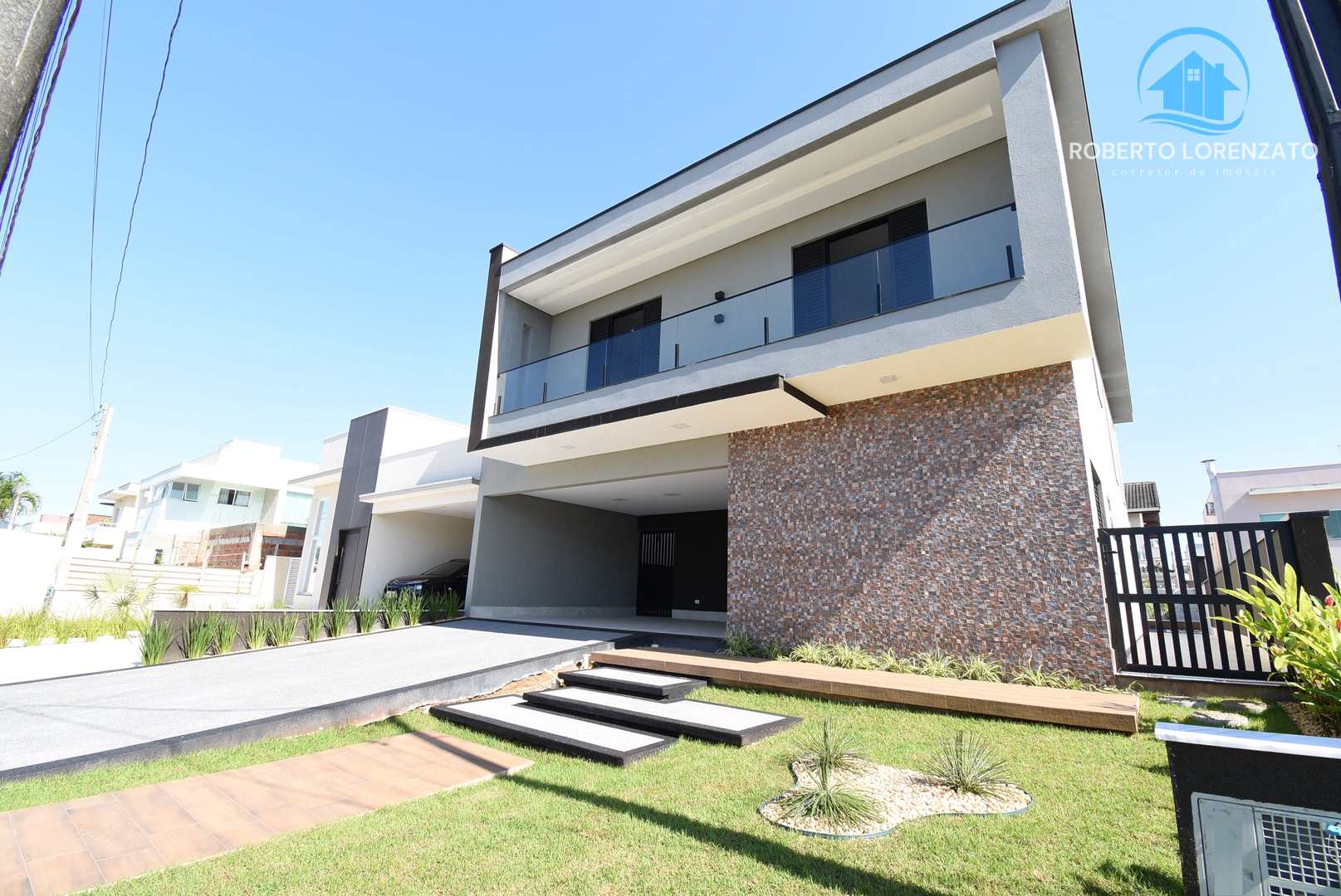 Casa à venda com 4 quartos, 247m² - Foto 2