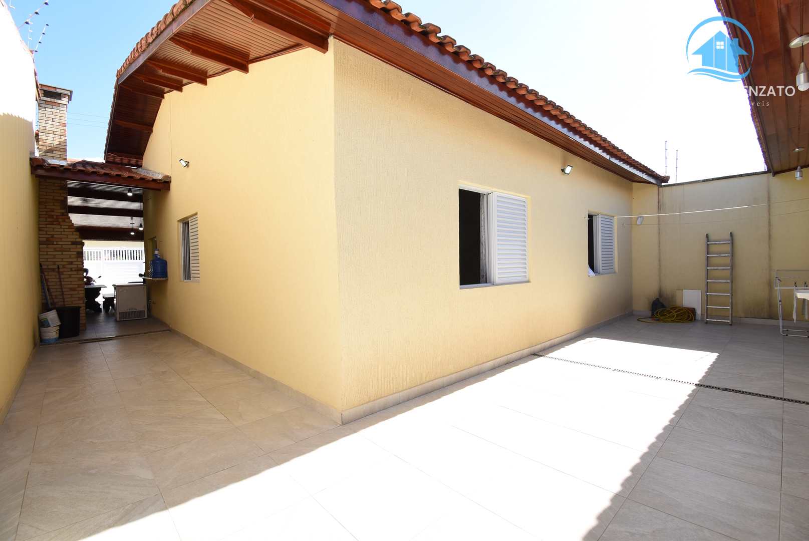 Casa à venda com 5 quartos, 179m² - Foto 18