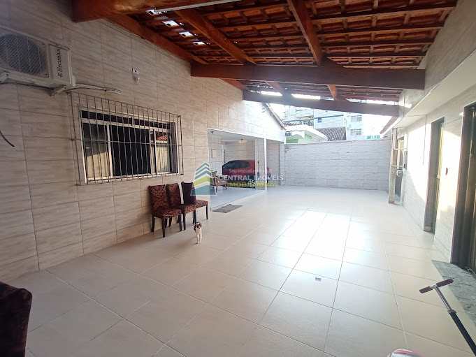 Casa à venda com 5 quartos, 163m² - Foto 2