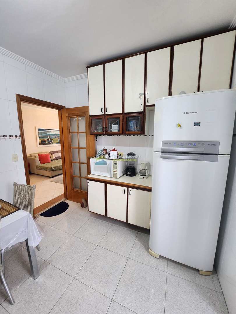 Apartamento para alugar com 3 quartos, 131m² - Foto 22