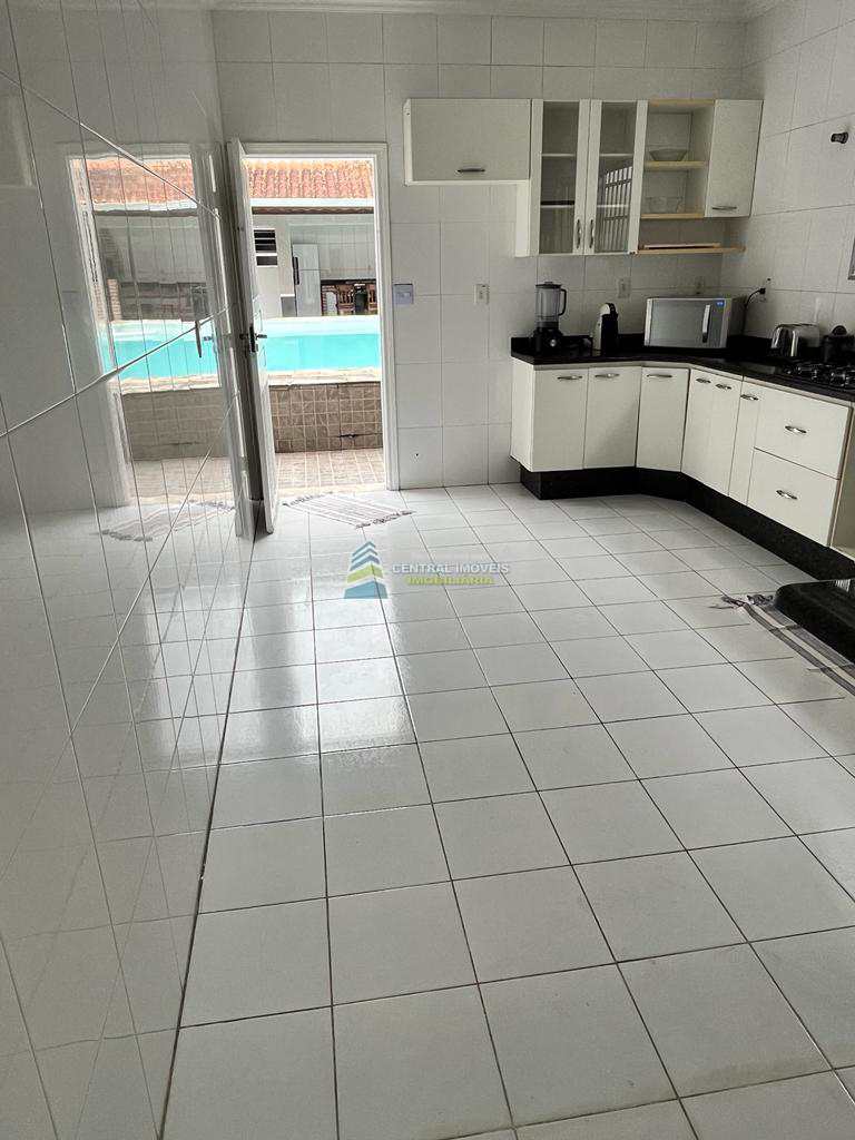 Casa à venda com 4 quartos, 300m² - Foto 15