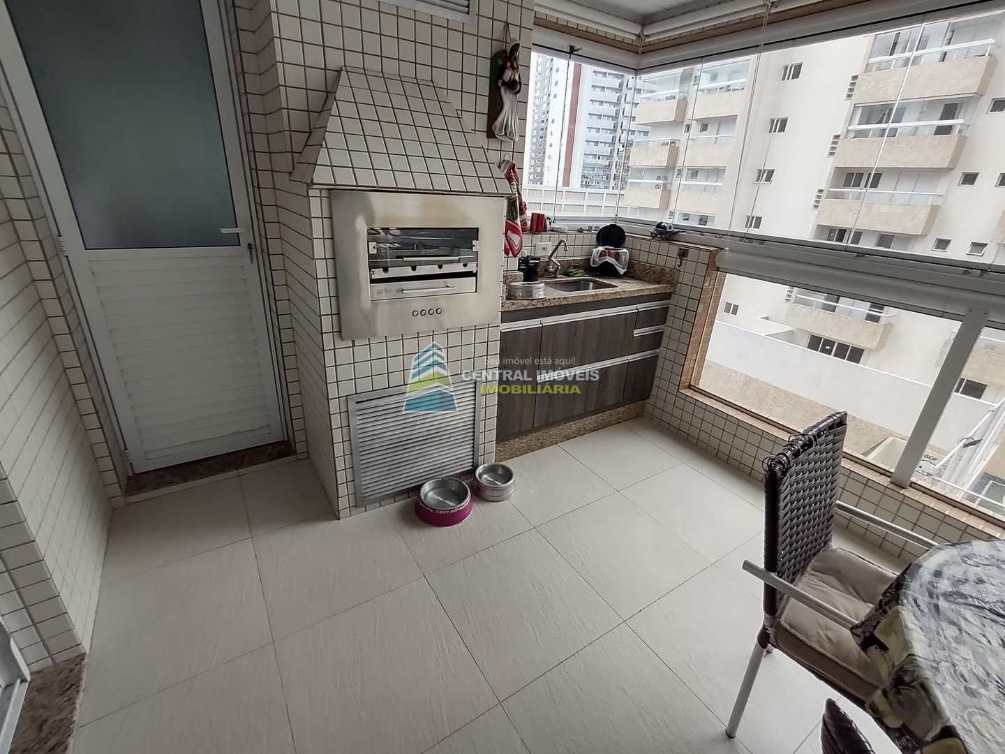 Apartamento à venda com 2 quartos, 96m² - Foto 2