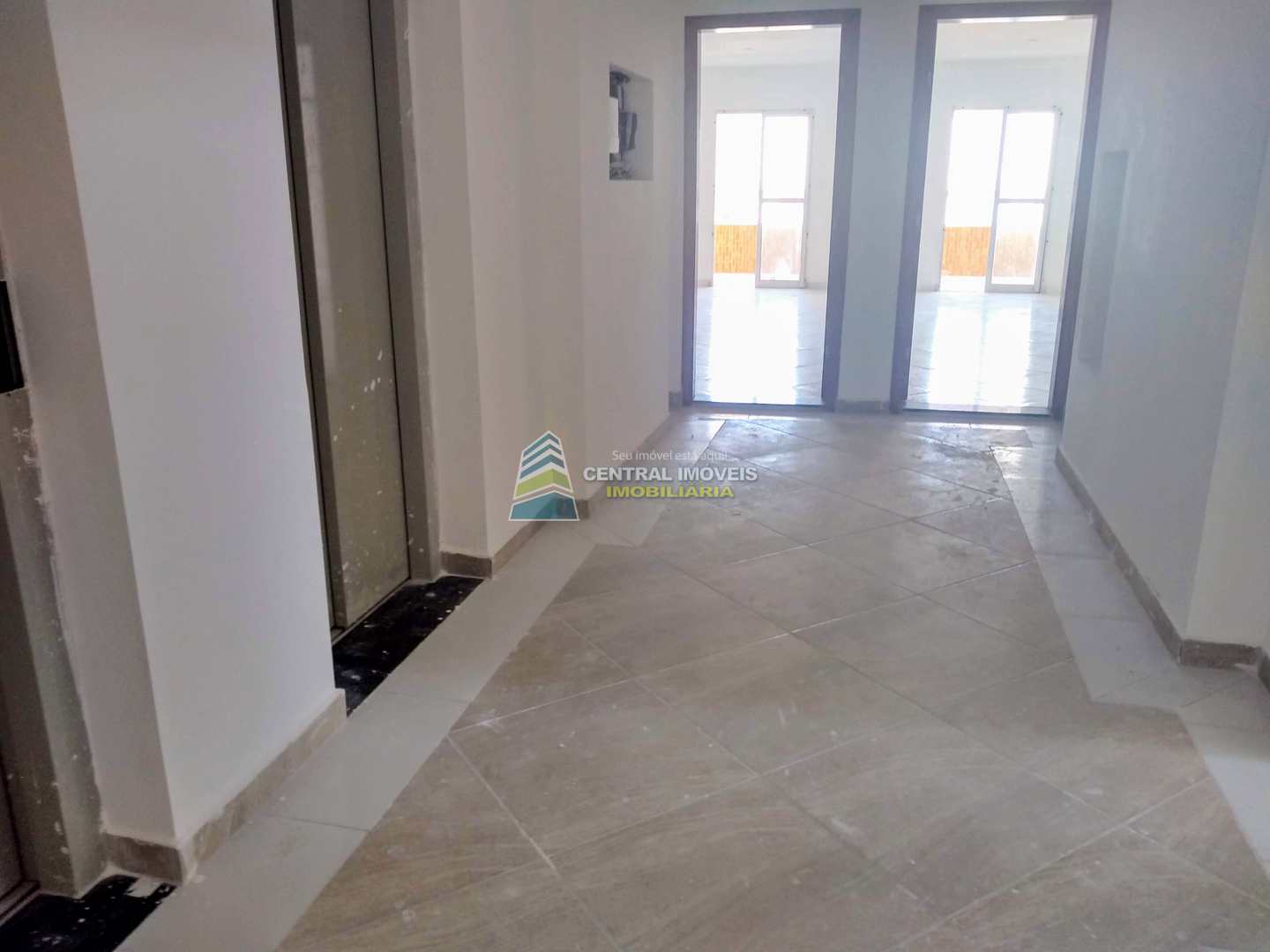 Apartamento à venda com 2 quartos, 75m² - Foto 2