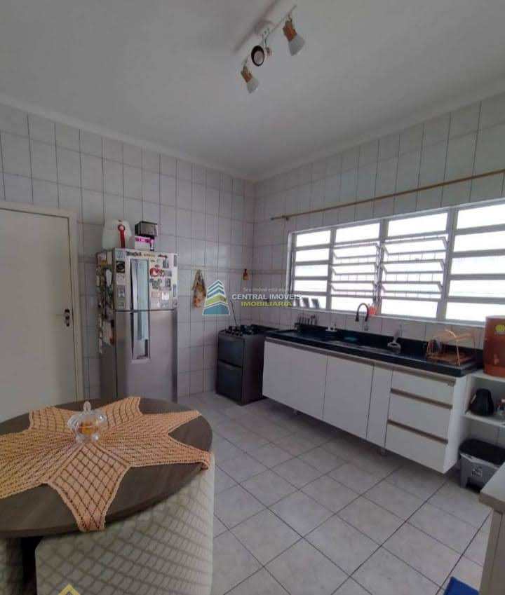 Casa à venda com 2 quartos, 160m² - Foto 13