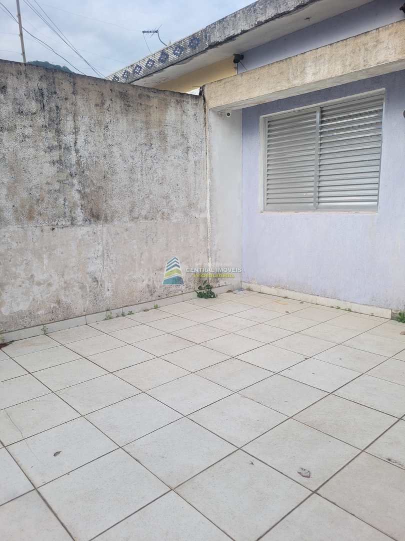 Casa para alugar com 1 quarto, 175m² - Foto 2