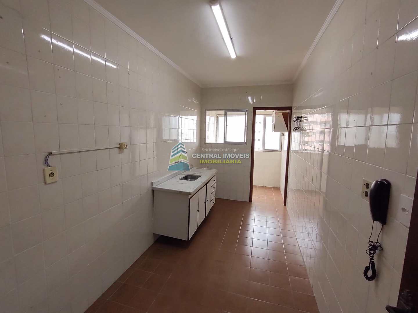 Apartamento à venda com 2 quartos, 75m² - Foto 3