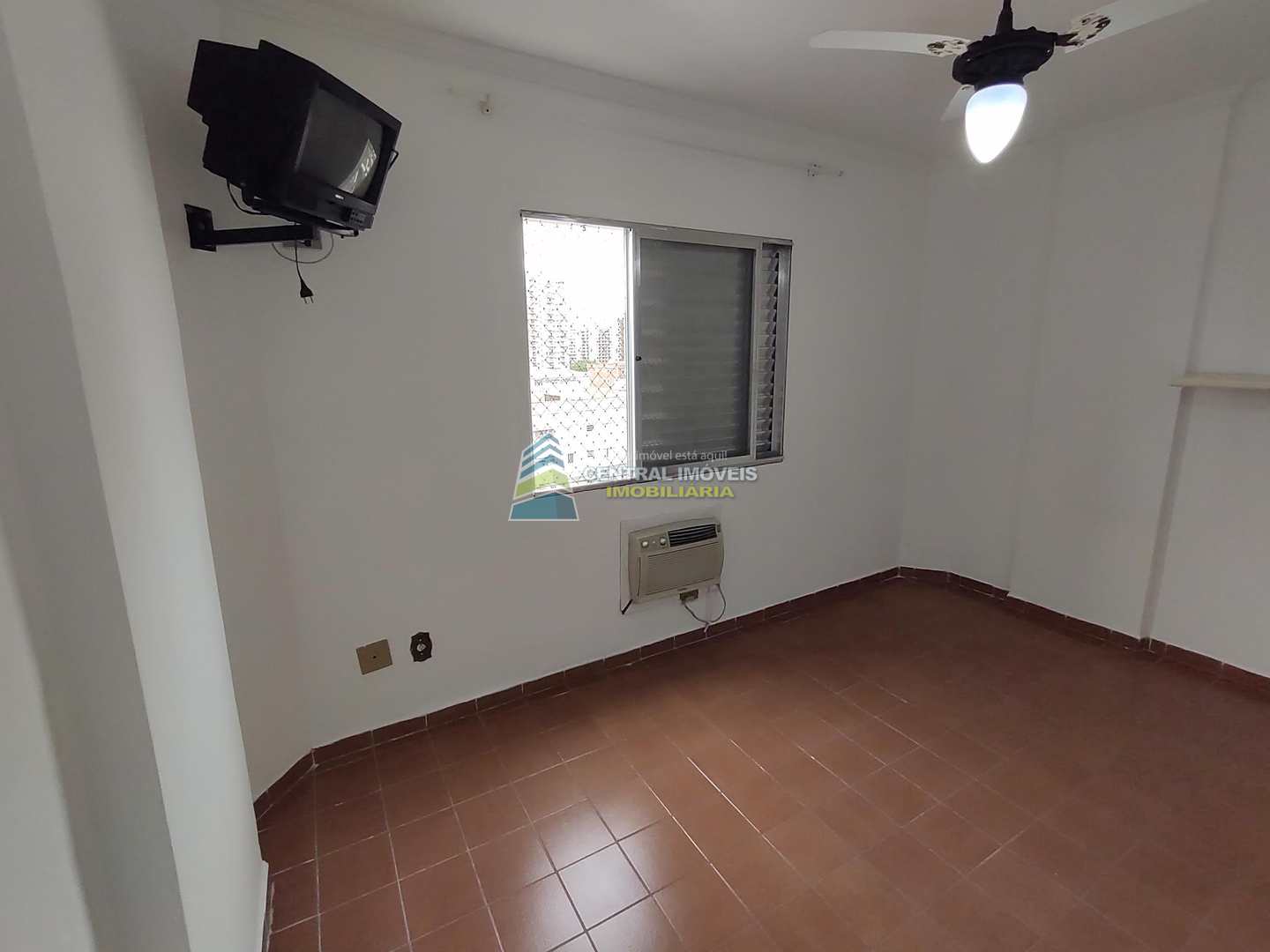 Apartamento à venda com 2 quartos, 75m² - Foto 31