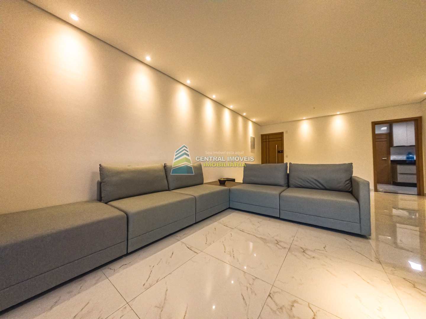 Apartamento à venda com 3 quartos, 147m² - Foto 2